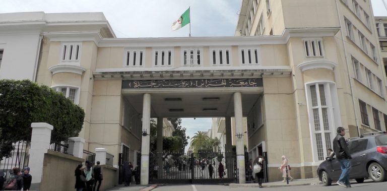 الجزائر تحيي غدا الأربعاء يوم العلم في ظل مكاسب وإنجازات هامة للأسرتين التربوية والجامعية