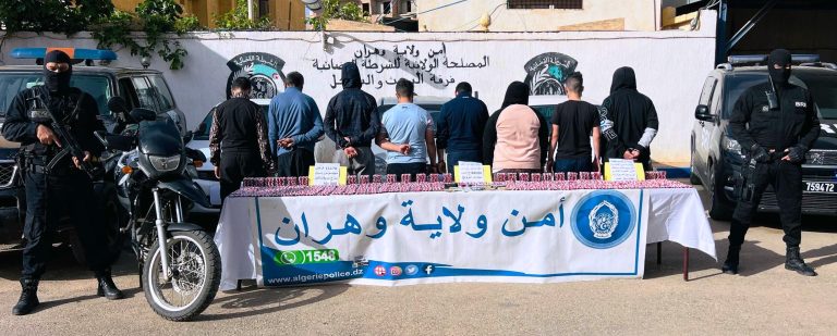 شرطة وهران تطيح بشبكة إجرامية وتحجز 11170 قرص مهلوس من نوع بريغابلين