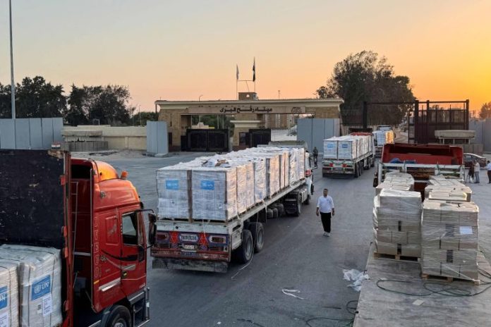 شاحنة مساعدات