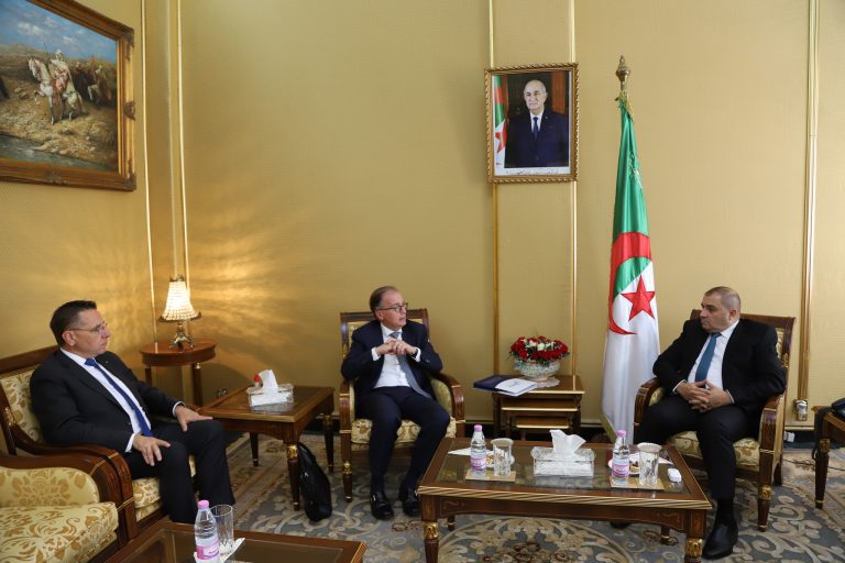 وزير العدل يستقبل الأمين العام لمؤتمر لاهاي ورئيس الاتحاد الدولي للمحضرين القضائيين