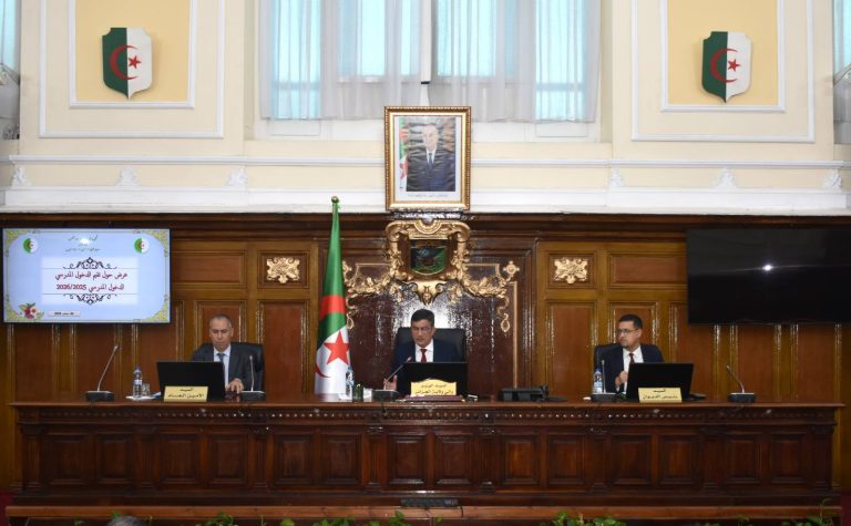 والي ولاية الجزائر يترأس اجتماعاً تنفيذياً لتقييم الدخول المدرسي ومتابعة المشاريع التنموية