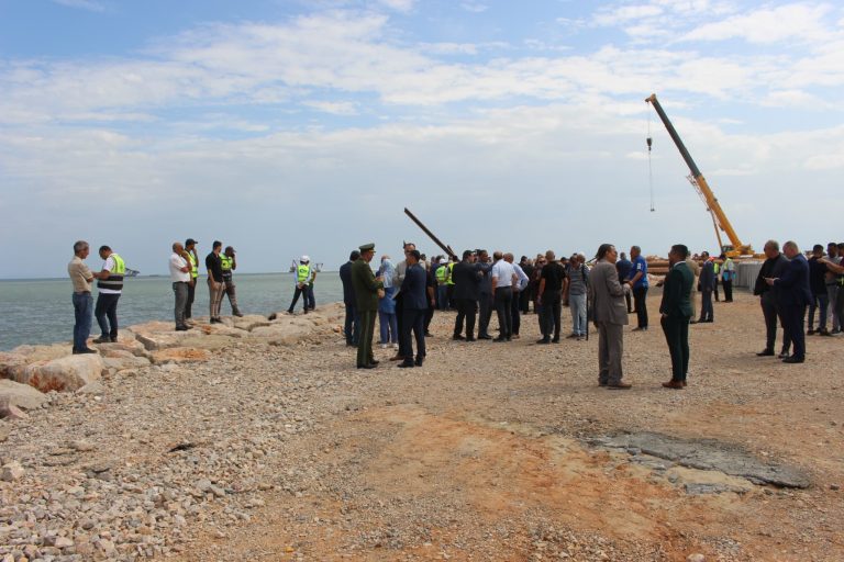 وزير الأشغال العمومية يعاين مشروع توسعة ميناء عنابة الفوسفاتي