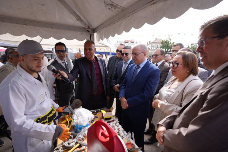 وزيرة التكوين والتعليم المهنيين تشجع المتنافسين في التصفيات الجهوية لأولمبياد المهن بقسنطينة