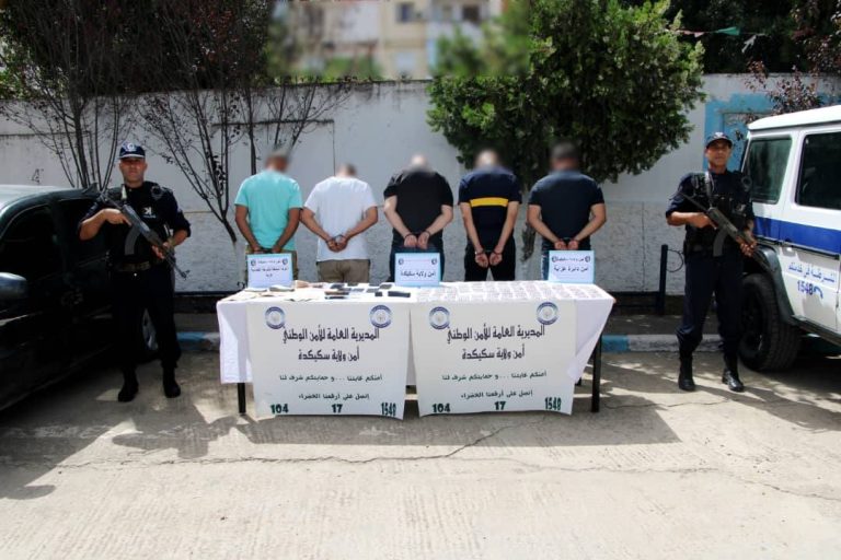 أمن سكيكدة يطيح بشبكة تنشط في ترويج المؤثرات العقلية ويحجز 1360 كبسولة بريغابالين