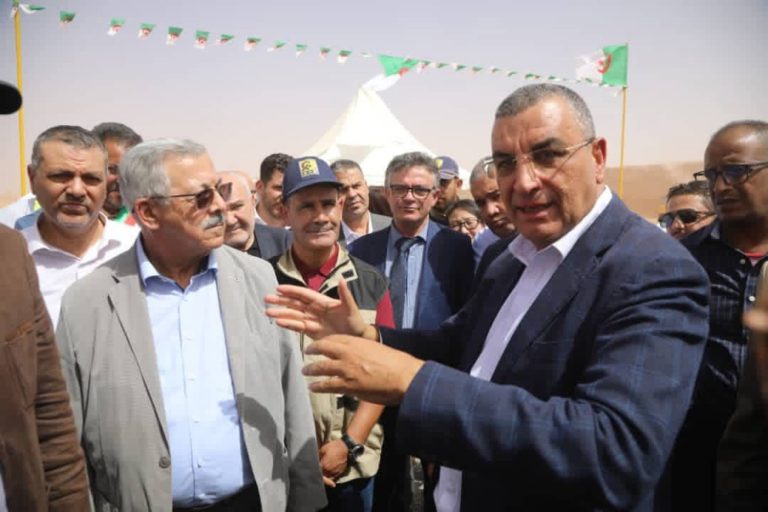 جلاوي يتفقد أشغال محطة القطار بمقطع أم العسل – تندوف ويشدد على الإسراع بالإنجاز