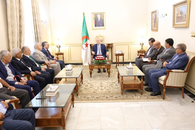 السيد عزوز ناصري رئيس مجلس الأمة يستقبل الأمانة الوطنية للمنظمة الوطنية لأبناء الشهداء