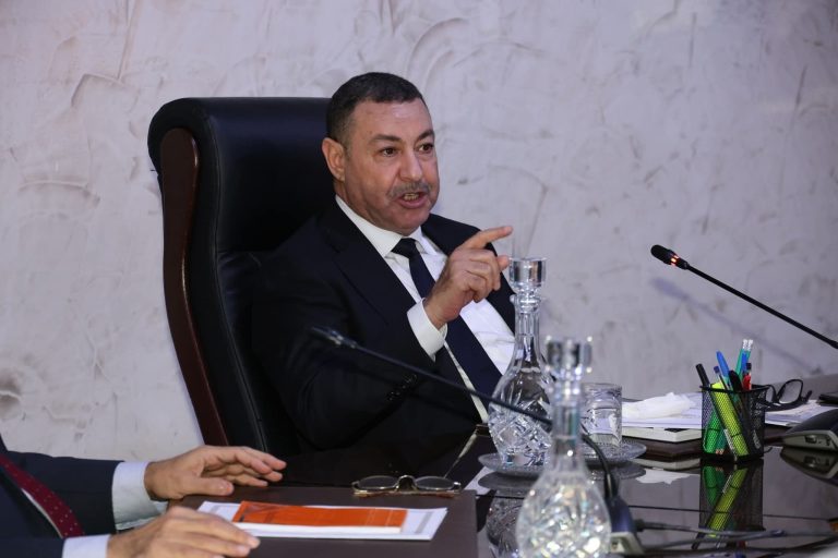 سعيود يشدد على تسريع مشاريع الرقمنة وتطوير النقل البحري