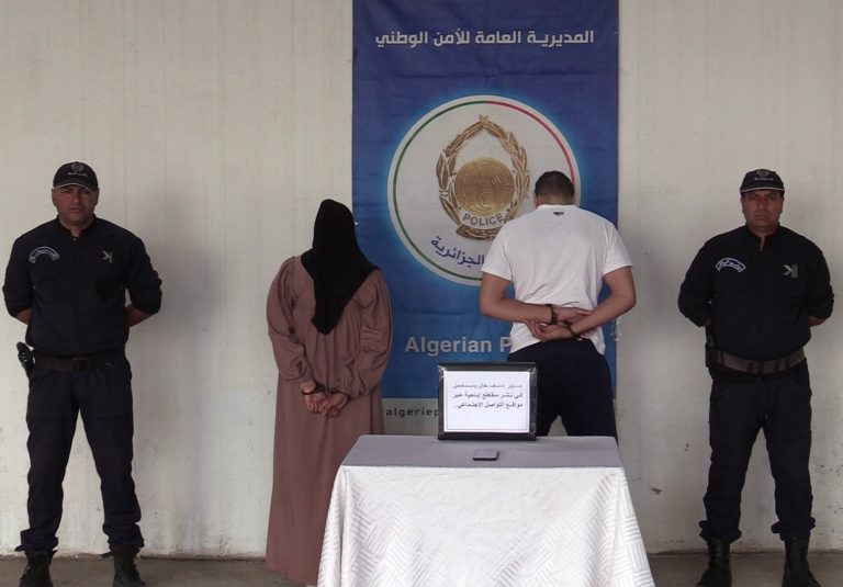 توقيف شخصين بعنابة بتهمة نشر محتويات إباحية عبر فيسبوك