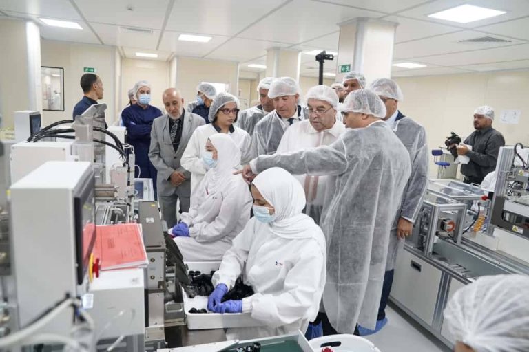 وزير الصناعة الصيدلانية يزور مصنع الكواشف الطبية لأمراض السكري “DIAGNOSTICS CARE” بالبوني