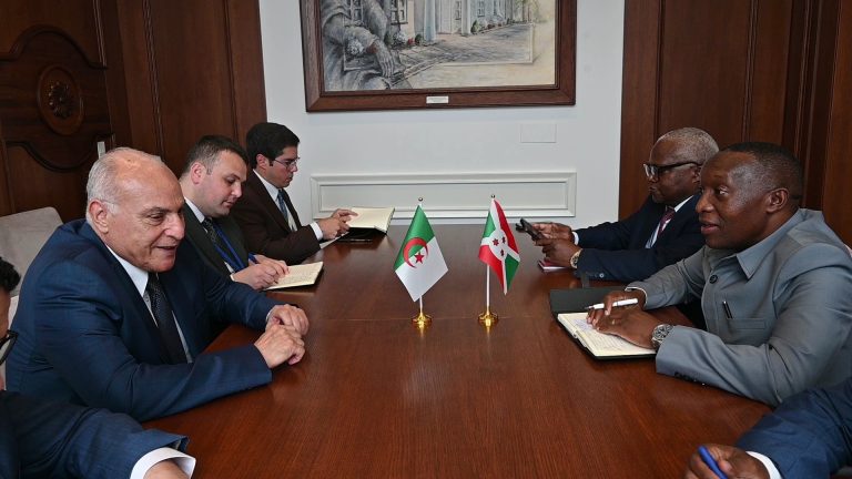 أحمد عطاف يجري محادثات ثنائية مع وزير الخارجية البوروندي