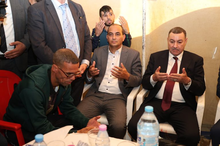 وزير الداخلية يواسي عائلة ضحايا السيول في سيدي عيسى ويعد بحلول عاجلة وطويلة الأمد