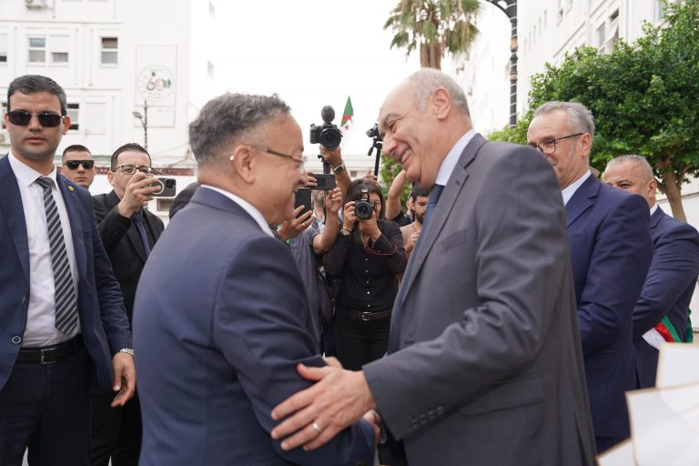 كمال بداري في زيارة عمل وتفقد لجامعة تيزي وزو