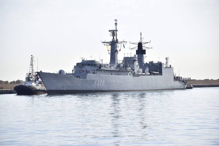 رسو الفرقاطة الرومانية REGINA MARIA بميناء الجزائر لتعزيز التعاون البحري والثقافي