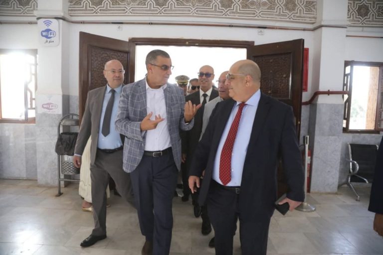 وزير الأشغال العمومية يتفقد مشروع الخط المنجمي بشار-تندوف-غار جبيلات