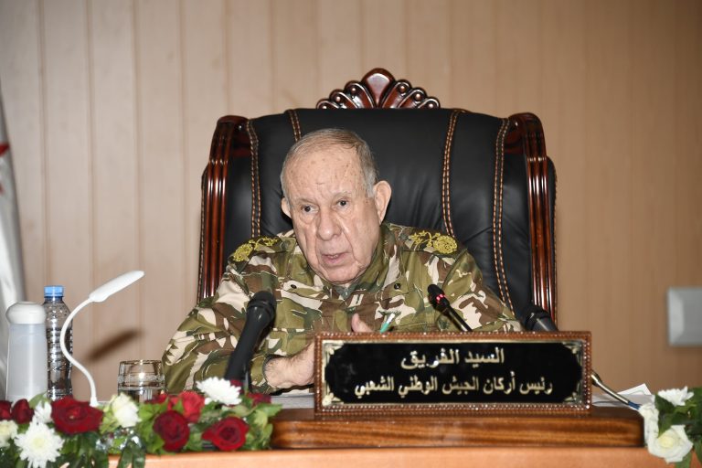 الفريق أول شنقريحة يتفقد وحدات الجيش بعد القضاء على 6 إرهابيين بتبسة