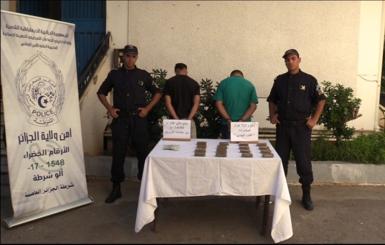 أمن الجزائر يطيح بشبكة إجرامية ويضبط قرابة 2 كلغ من الكيف المعالج