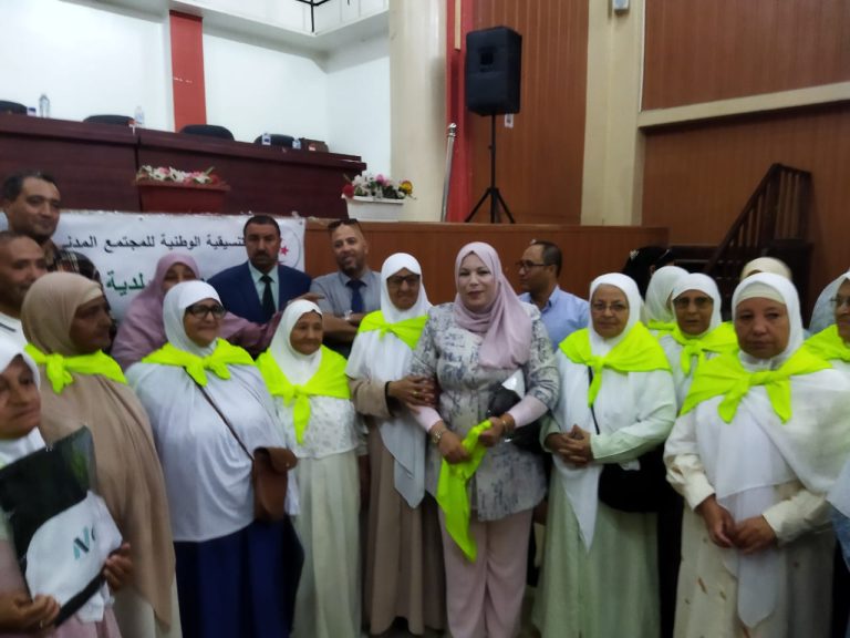أجواء بهيجة  تعالت الزغاريد عاشتها قاعة السينما بلدية البسباس صنعتها التنسيقية الوطنية للمجتمع المدني مكتب  ولاية الطارف  بمنح 30 عمرة لمحو الاميه المتحررات وبحضور السيد مدير الشؤون الدينية والأوقاف لولاية الطارف والسيد احمد برابكية رئيس لجنة الشؤون الدينية والوقف بالمجلس الشعبي الولائي وعدد من الشخصيات الولائية