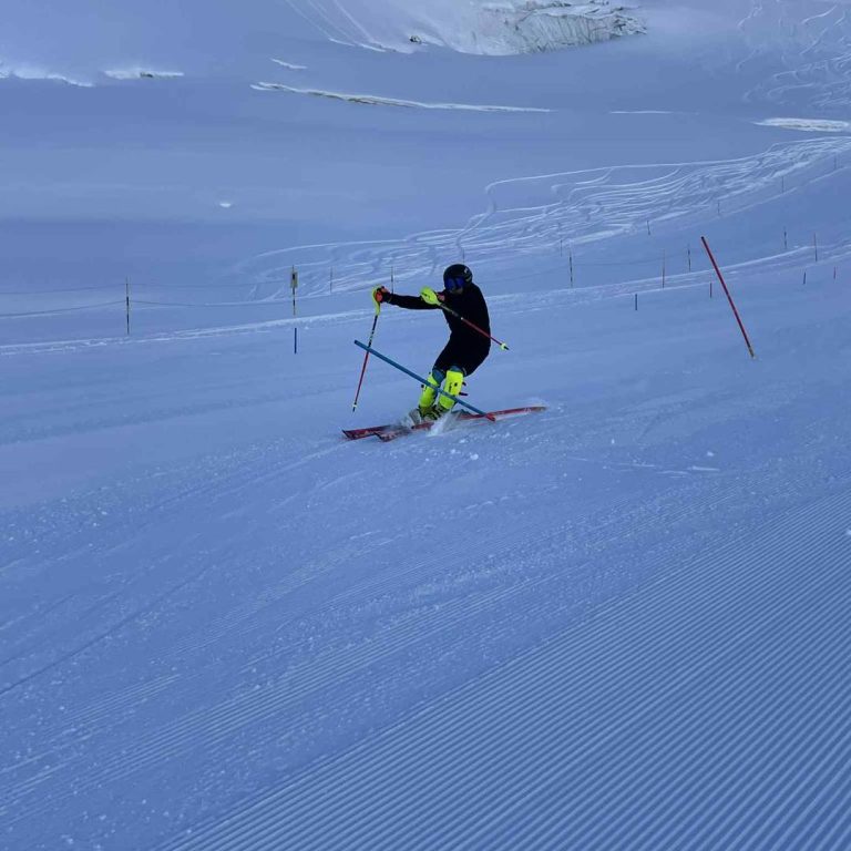 المنتخب الوطني للتزلج على الثلج في تربص بسويسرا تحضيرا لتصفيات أولمبياد 2026