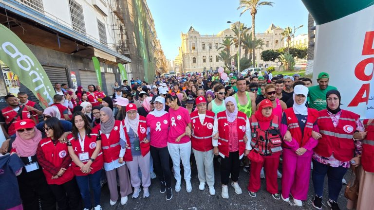 وهران تحتضن “الماراثون الوردي” للتوعية والكشف المبكر عن سرطان الثدي وعنق الرحم