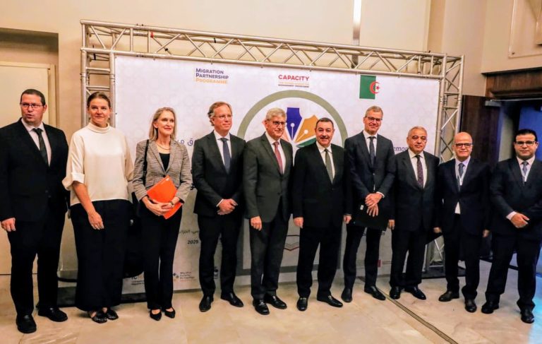 وزير الداخلية يعطي إشارة الانطلاق الرسمي لمشروع تعزيز القدرات في حوكمة الهجرة بالجزائر
