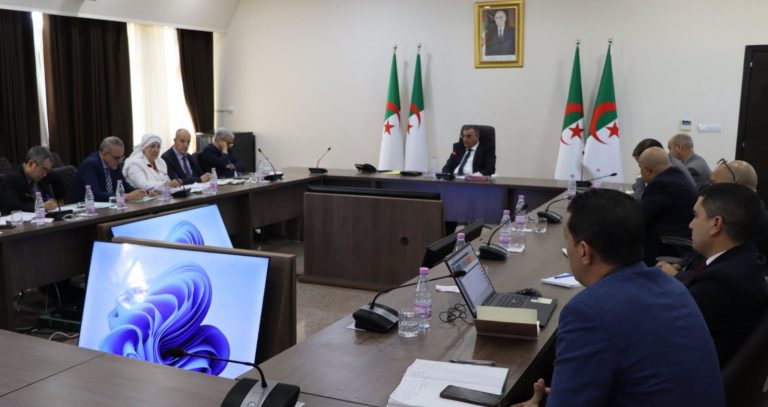 جلاوي يشرف على جلسة عمل لتقييم مدى تنفيذ المشاريع الكبرى ومتابعة الالتزامات الميدانية