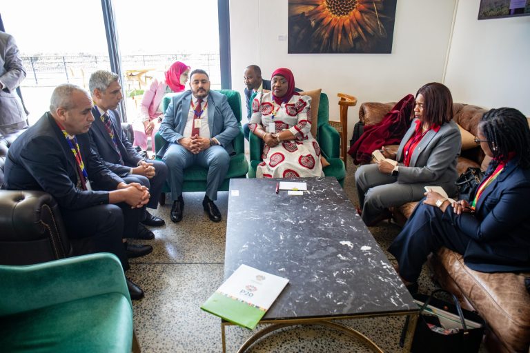 مشاركة جزائرية في قمة برلمانات العشرين بجنوب إفريقيا