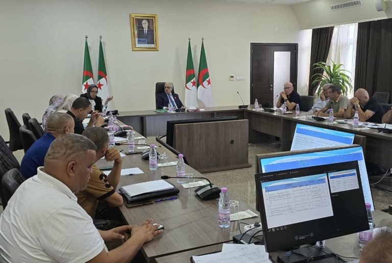 اجتماع تقييم مشاريع الأشغال العمومية بولاية قالمة