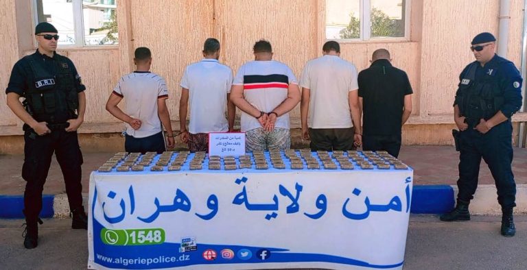شرطة وهران تطيح بشبكة إجرامية منظمة وتحجز 10 كلغ من الكيف المعالج