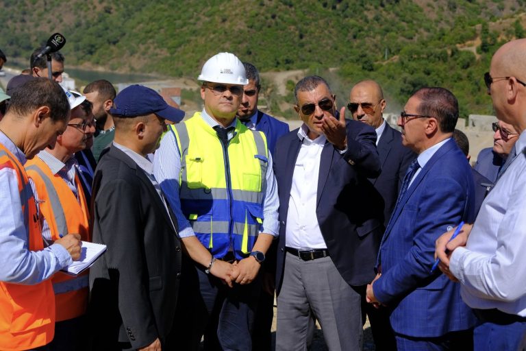 جيجل : جلاوي يعاين سير الأشغال بمنطقة بني ياجيس