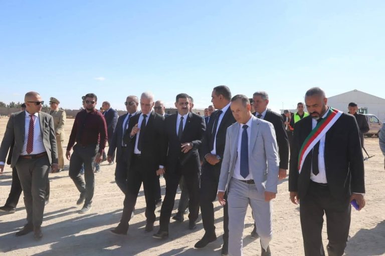 وزير الري يعاين مشروع محطة التصفية بعين وسارة