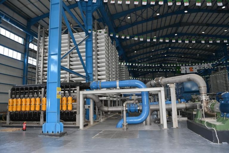 رئيس الجمهورية يأمر بتوسيع توزيع المياه المحلاة إلى مدى 250 كلم من السواحل