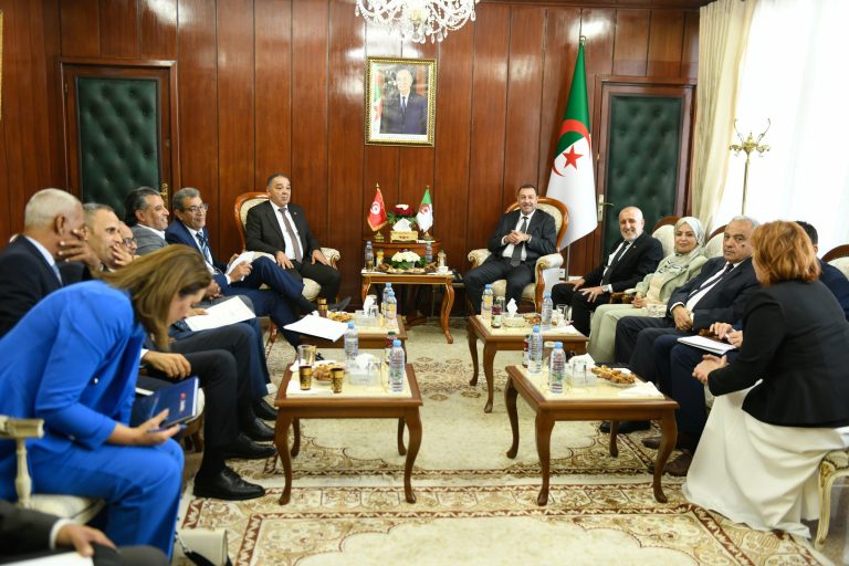 اختتام زيارة وفد مجموعة الصداقة التونسية–الجزائرية إلى الجزائر