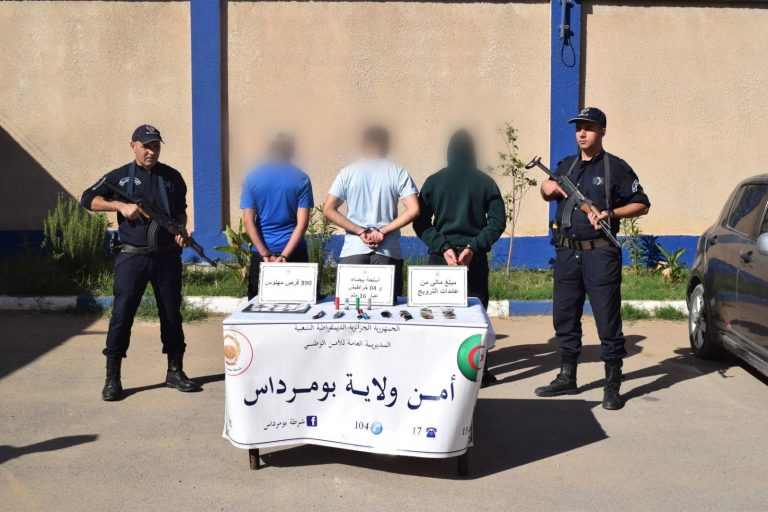 بومرداس : توقيف شبكة لترويج المؤثرات العقلية وحجز ذخيرة ومركبات بأولاد موسى