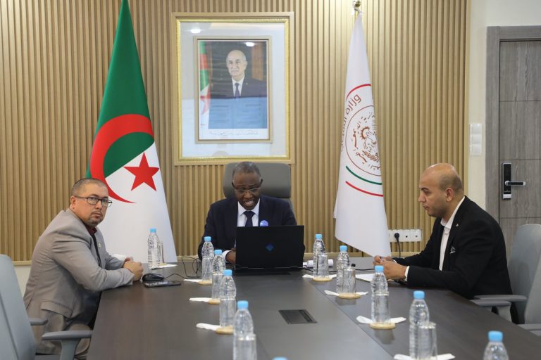 وزير الشباب يشرف على افتتاح الموسم التكويني الموحد 2025–2026 عبر تقنية التحاضر المرئي