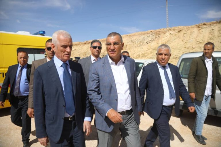 جلاوي يعاين مشروع تدعيم الطريق الوطني رقم 108 بولاية الجلفة