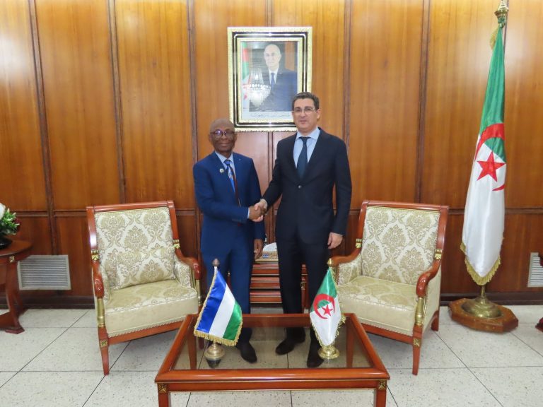 وزير الصحة يستقبل سفير جمهورية سيراليون بالجزائر