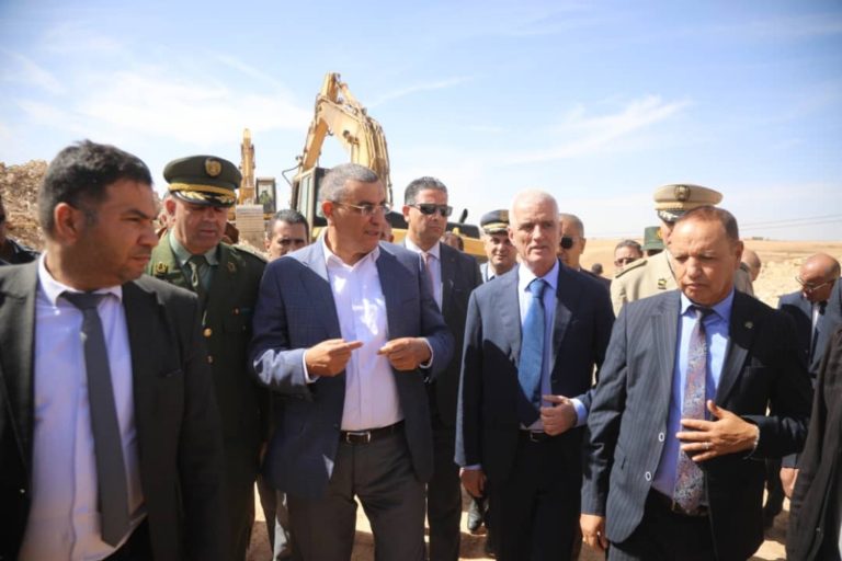 وزير الأشغال العمومية يعاين مشروع تعبيد وصيانة الطريق الرابط بين دار الشيوخ والجلفة