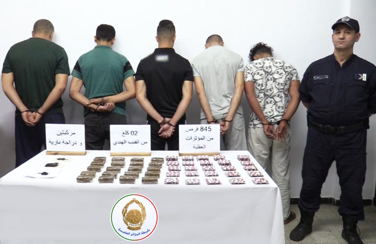 مصالح الشرطة تحجز أزيد من 4400 مؤثر عقلي و02 كلغ من المخدرات في عمليات متفرقة بعدة ولايات