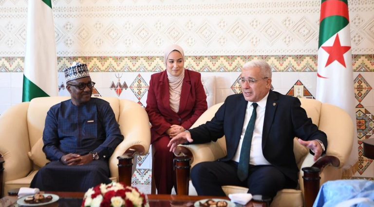 رئيس المجلس الشعبي الوطني يستقبل نظيره النيجيري في زيارة رسمية إلى الجزائر