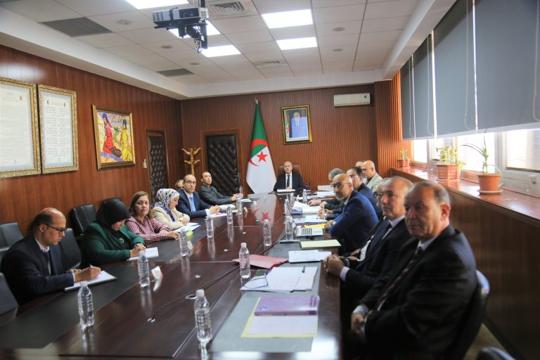 الوزير عبد الحق سايحي يشدد على التحول الرقمي وتبسيط الإجراءات لضمان نجاعة الخدمات العمومية