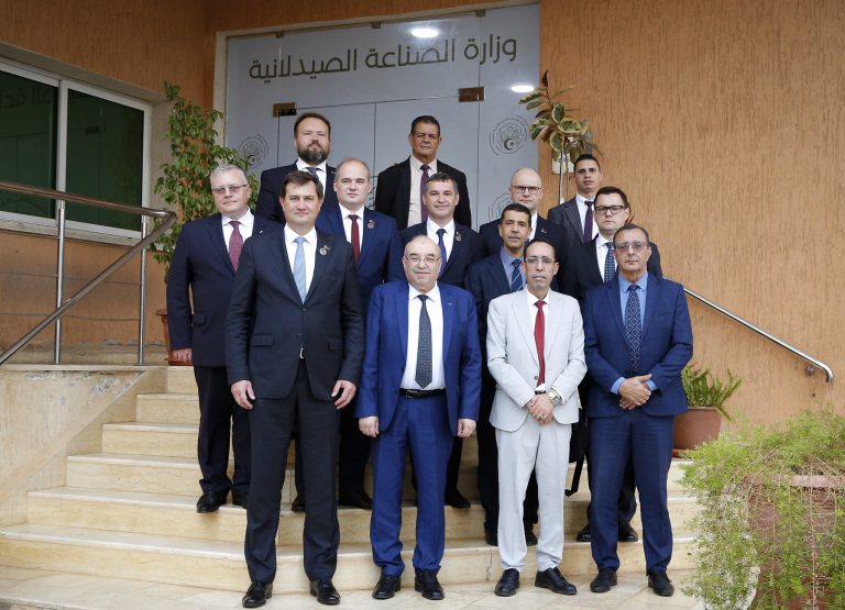 تعزيز التعاون بين الجزائر وبيلاروسيا في مجال صناعة الأدوية والمستلزمات الطبية