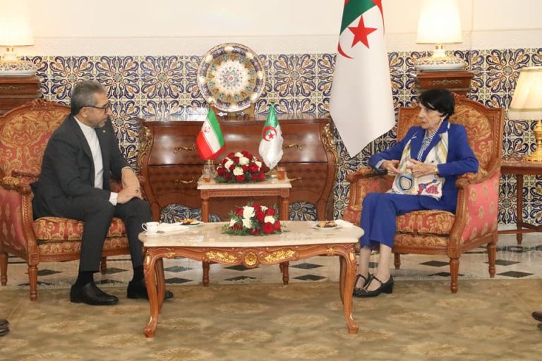 رئيسة المحكمة الدستورية ليلى عسلاوي تستقبل سفير إيران بالجزائر