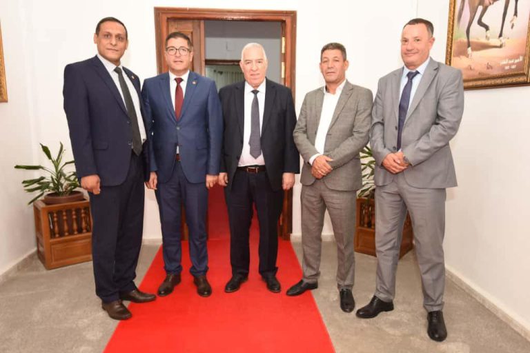 وزير المجاهدين عبد المالك تاشريفت يستقبل عددًا من نواب البرلمان لبحث انشغالات المواطنين