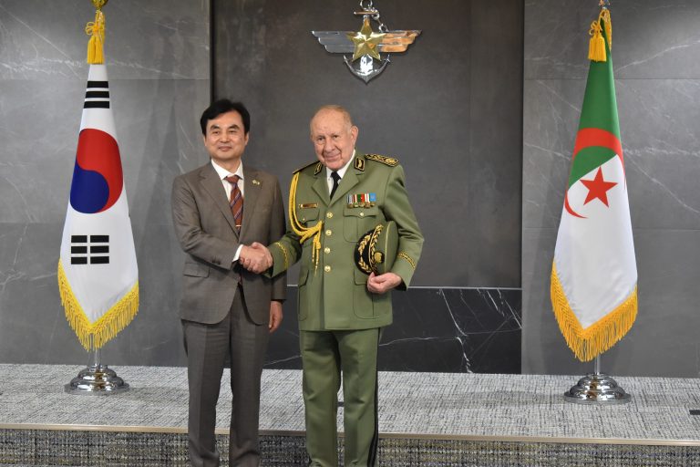 اليوم الخامس من زيارة الفريق أول السعيد شنڨريحة إلى جمهورية كوريا