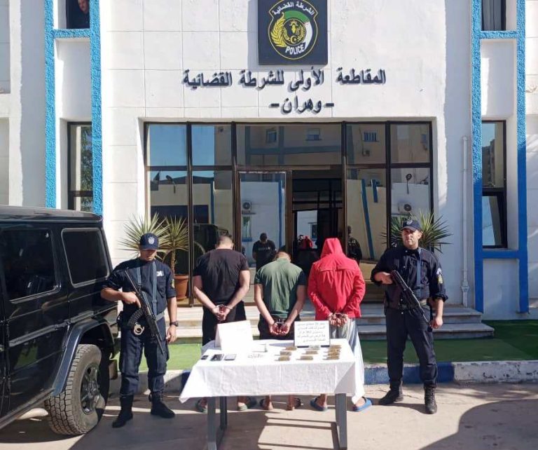 شرطة وهران تضع حدًا لمروجي السموم وتوقف ثلاثة أشخاص