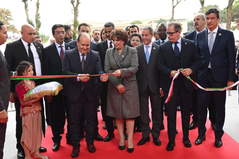 الوزير الأول يشرف على افتتاح الطبعة الـ 28 لصالون الجزائر الدولي للكتاب