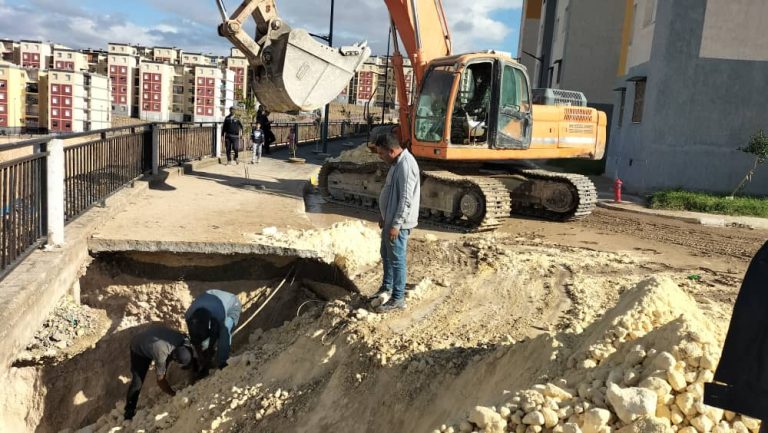 تدخل عاجل من وزارة السكن بعد انزلاق تربة بموقع مشروع “عدل” في وادي رهيو – غليزان