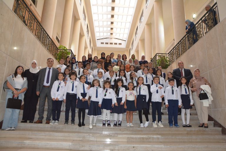 تلاميذ من عنابة في زيارة بيداغوجية إلى المجلس الشعبي الوطني