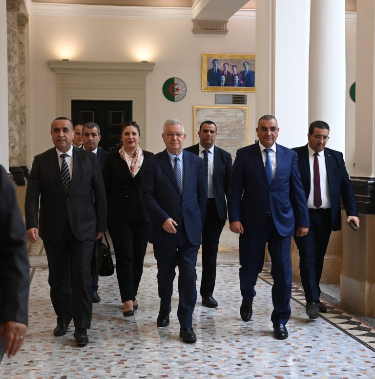 مجلس الأمة يعقد جلسة عامة لتوجيه أسئلة شفوية إلى وزيري الطاقة والأشغال العمومية