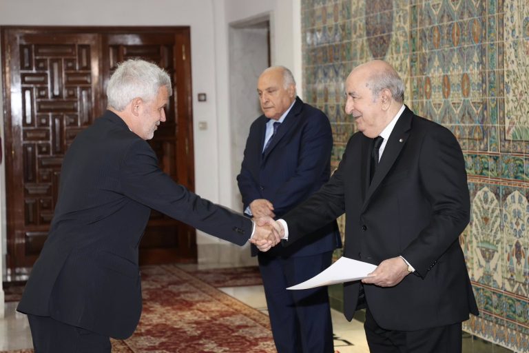 رئيس الجمهورية يشرف على مراسم تقديم أوراق اعتماد ستة سفراء جدد لدى الجزائر